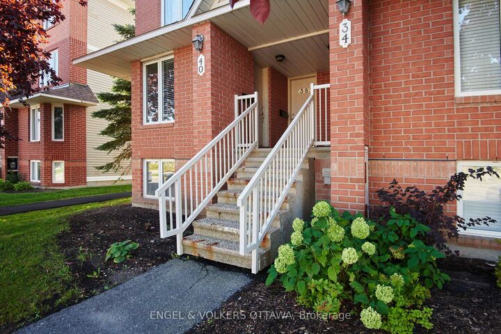 Property Photo:  38 Lakepointe Drive  ON K4A 5E3 