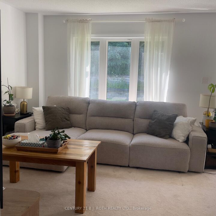 Property Photo: 131 Franks Way ON L4N 3J1