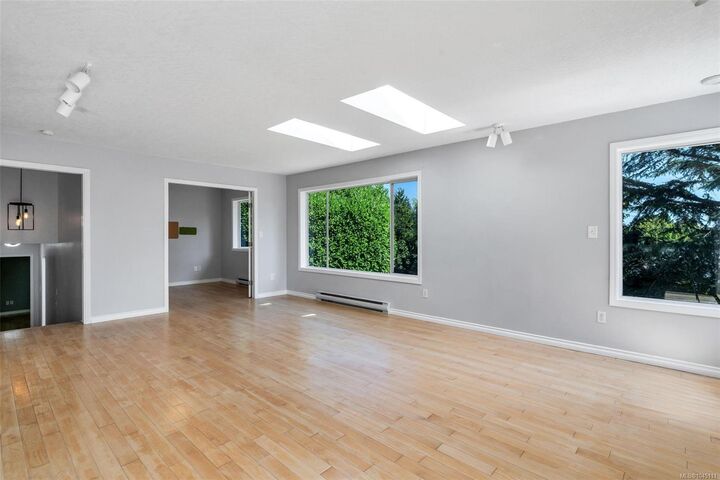 Property Photo: 4833 Maplegrove St BC V8Y 3B9