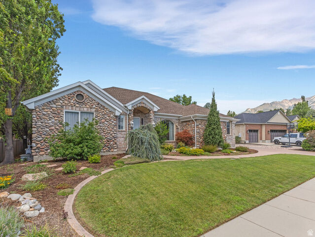 Property Photo: 2093 E 9510 S UT 84092