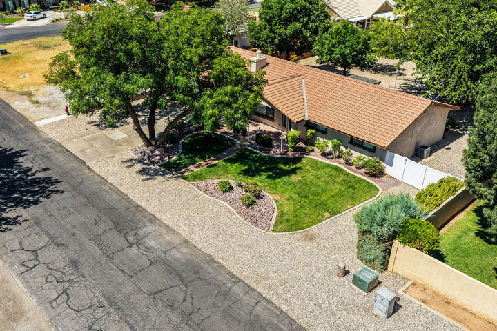 Property Photo: 3716 W Marigold Way UT 84790