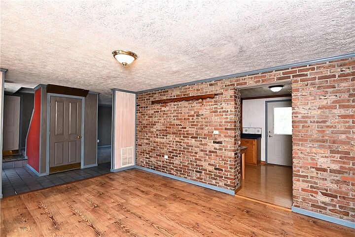 Property Photo:  43 Woodhill Dr  PA 15024 