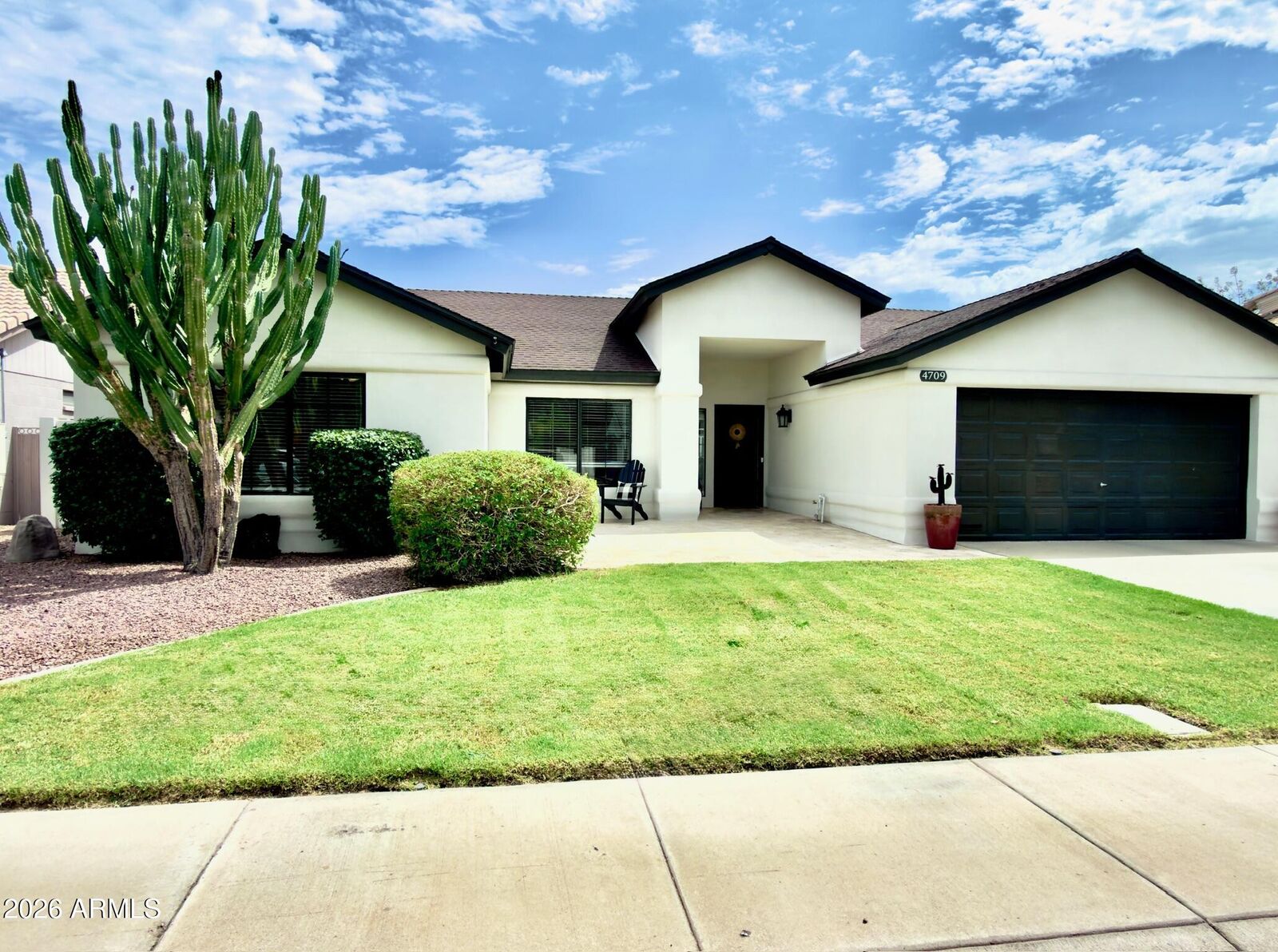 Property Photo:  4709 W Whitten Street  AZ 85226 