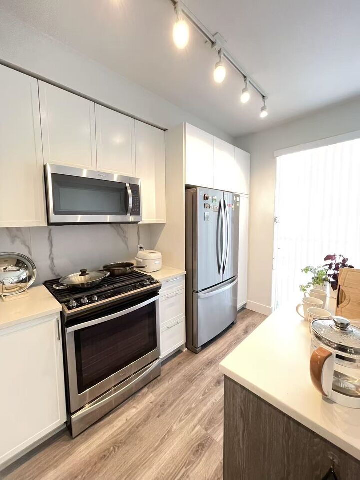 Property Photo:  9817 161A Street  BC V4N 6S7 