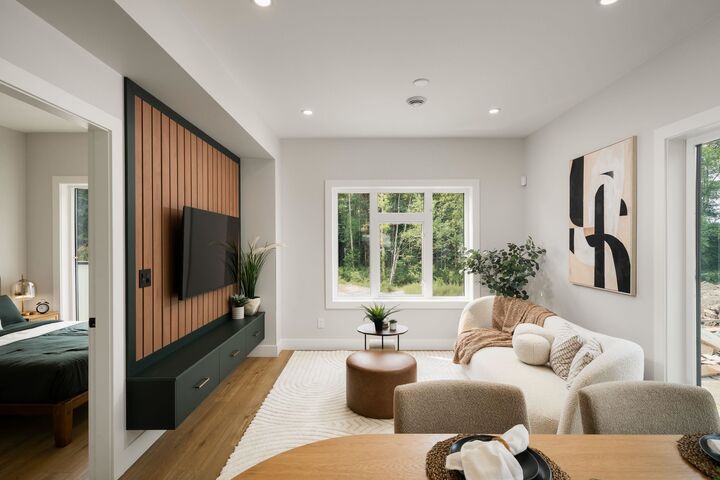 Property Photo: 16900 18 Avenue 95 BC V3Z 9X3