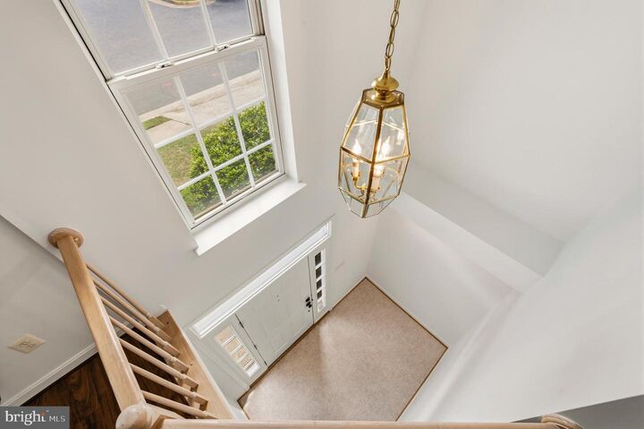 Property Photo:  25251 Dunvegan Square  VA 20152 