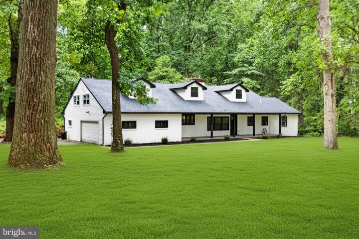 Property Photo:  8 Lupine Lane  NJ 08560 