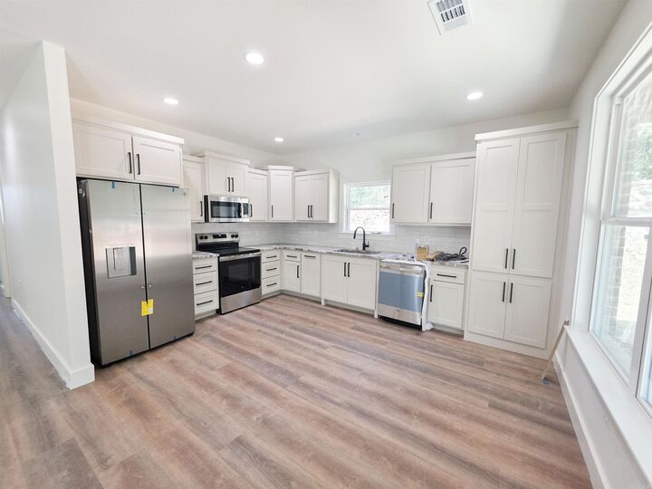 Property Photo:  563 Crepe Myrtle Loop  AR 72023 