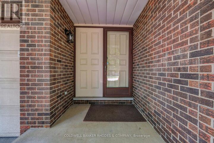Property Photo: 6290 Fortune Drive ON K1C 2B1