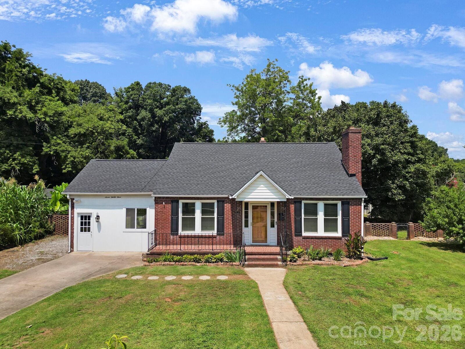 Property Photo: 723 N Confederate Avenue SC 29730