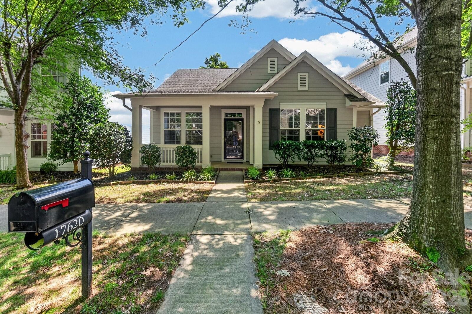 Property Photo:  17620 Harbor Walk Drive  NC 28031 