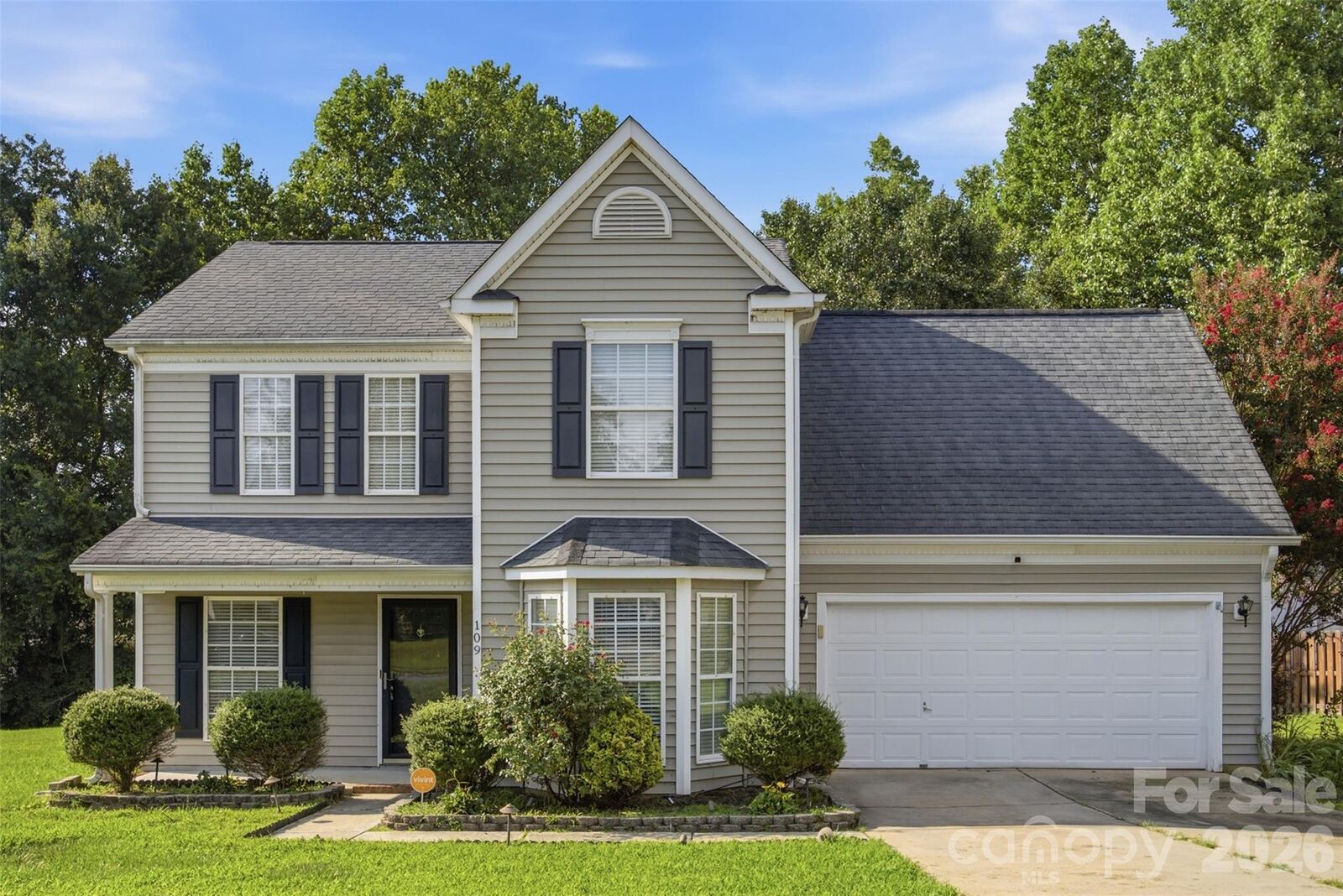 Property Photo: 109 Clairwood Drive NC 28120