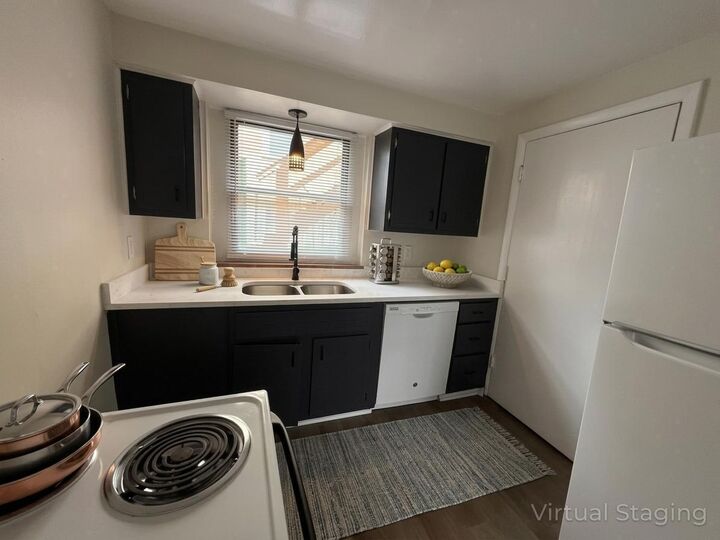 Property Photo: 221 Dana Avenue OH 43223