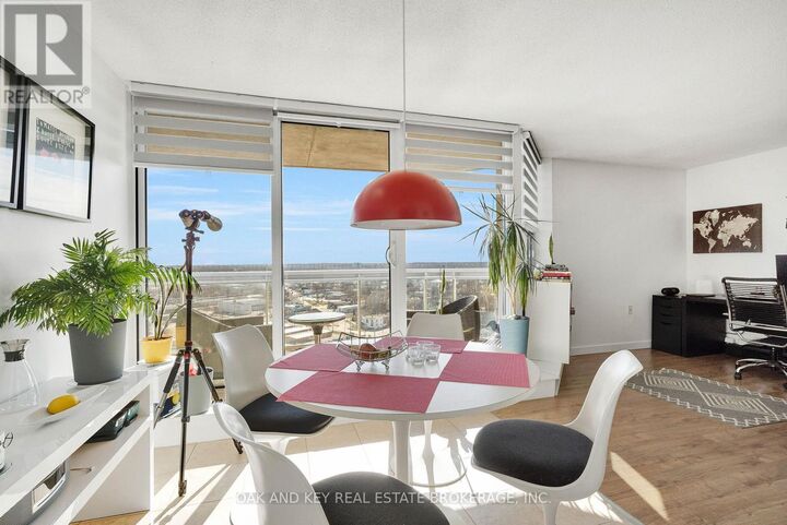 Property Photo: 323 Colborne Street 1805 ON N6B 3N8