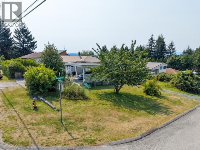 Property Photo:  4535 Fernwood Ave  BC  