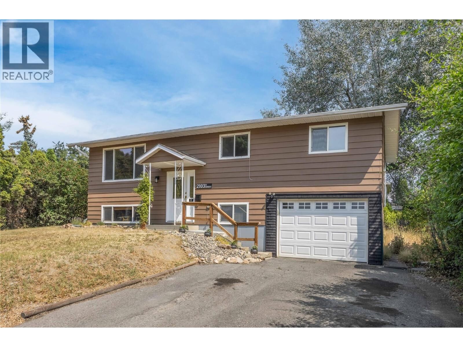 Property Photo:  2103 12 Street  BC V1T 3S5 