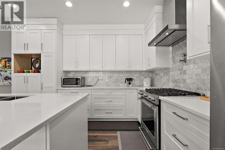 Property Photo:  1040 Jenkins Avenue  BC V9B 2N7 