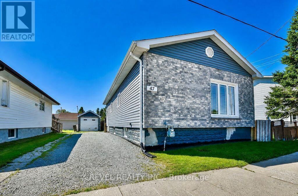 Property Photo: 47 Essa Avenue ON P0N 1H0