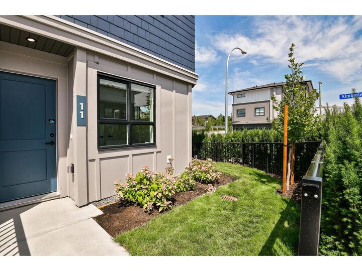 Property Photo: 33520 Kingston Avenue 7 BC V2S 0R6