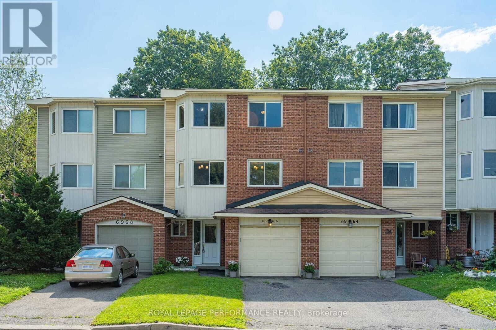 Property Photo: 6966 Bois Avenue ON K1C 5L5