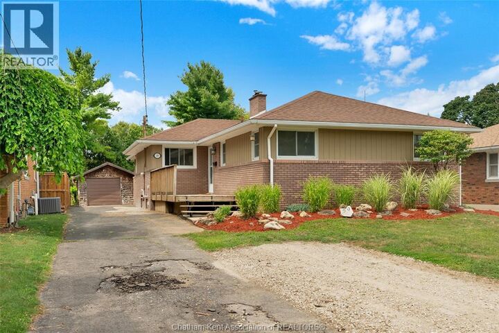 Property Photo: 59 Wiltshire Drive ON N7L 2N4