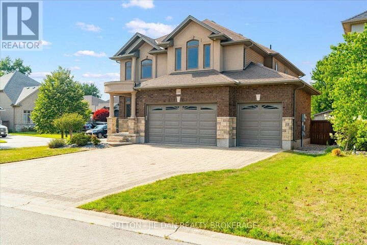 Property Photo: 1304 Eagletrace Drive ON N6G 0E9