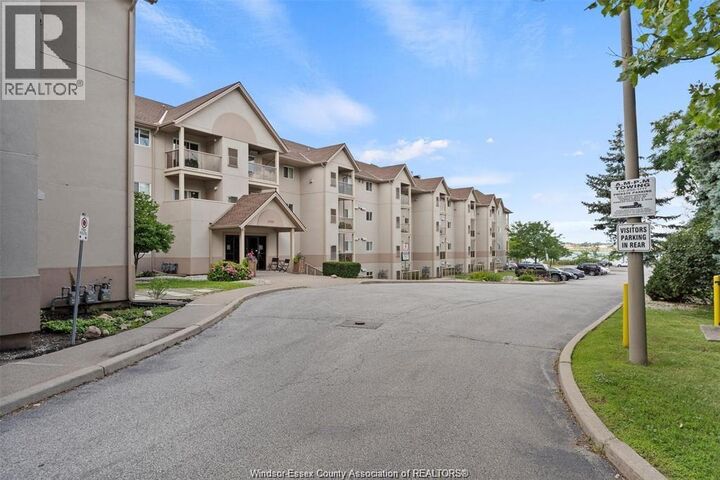 Property Photo: 3000 Sandwich Street 306 ON N9C 4G3