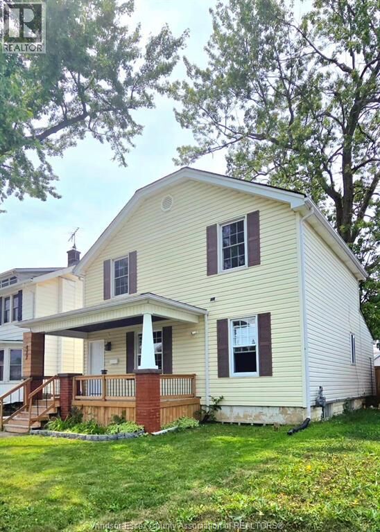 Property Photo:  427 Cameron  ON N9B 1Y9 