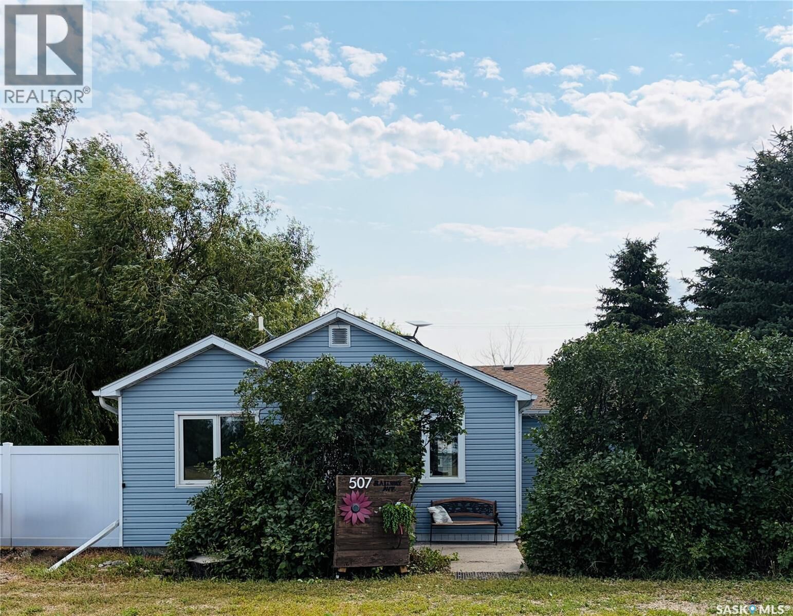 Property Photo: 507 Railway Avenue SK S0G 0L0