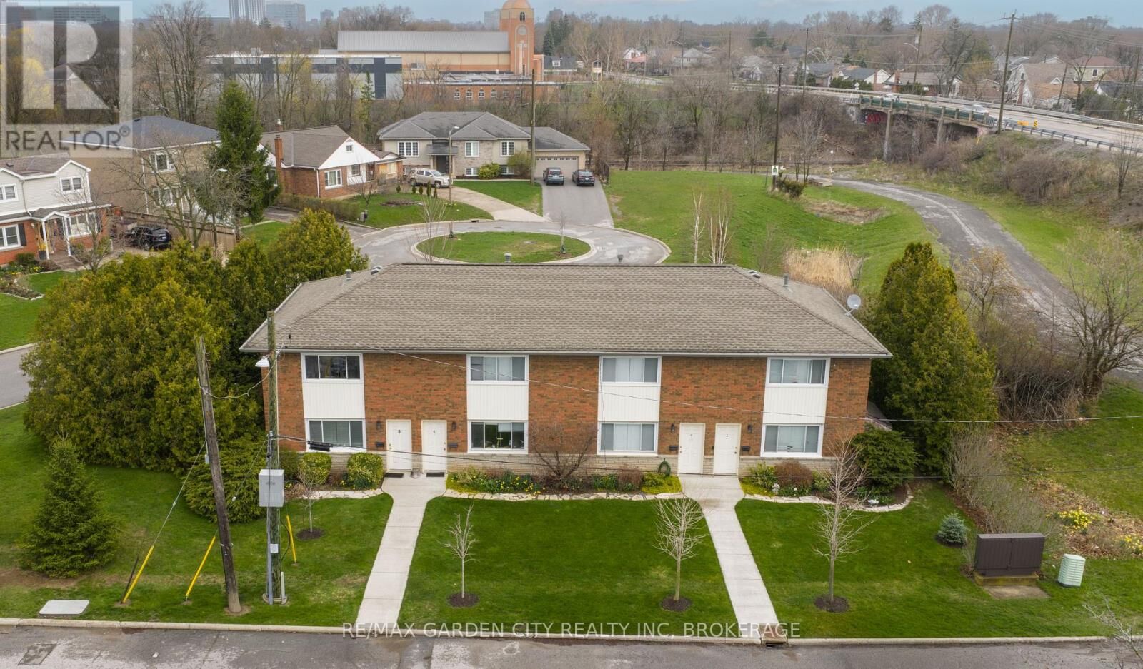 Property Photo: 2-8 Riverview Boulevard ON L2T 3L4