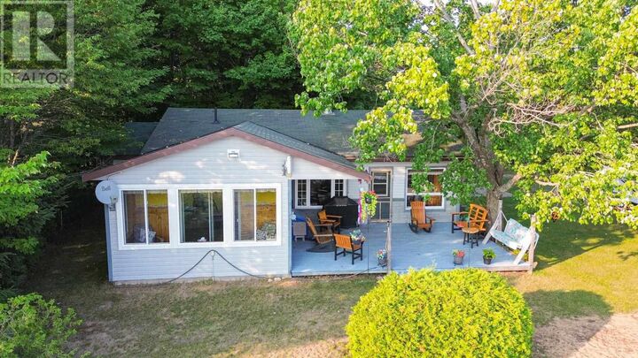 Property Photo: 461 Sunnyside Beach Rd ON P6A 5K8