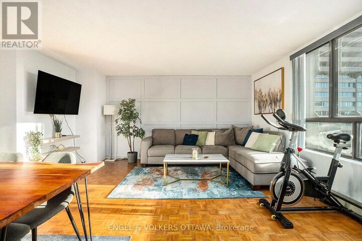 Property Photo: 475 Laurier Avenue West 907 ON K1R 7X1