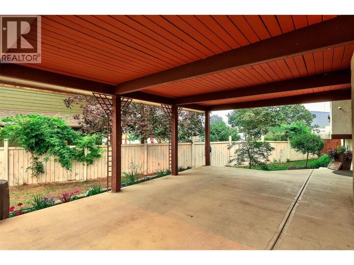 Property Photo:  1670 Happyvale Avenue  BC V2B 4H2 