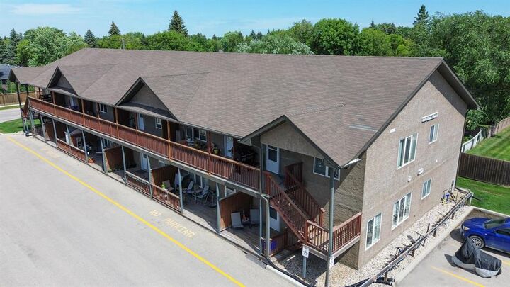 Property Photo: 506 Reimer Avenue MB R5G 0H7