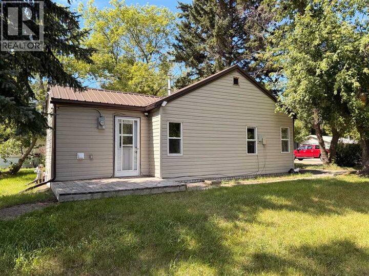 Property Photo: 737 6 Avenue AB T9W 1C2