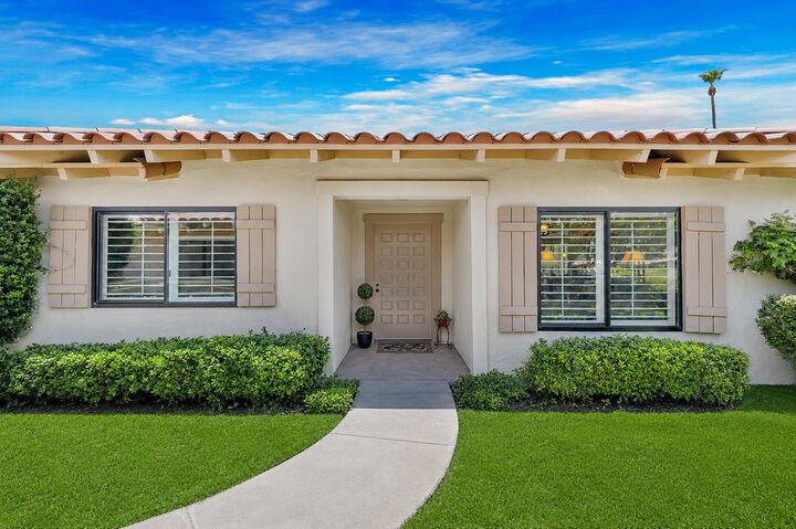 Property Photo:  175 Las Lomas  CA 92260 