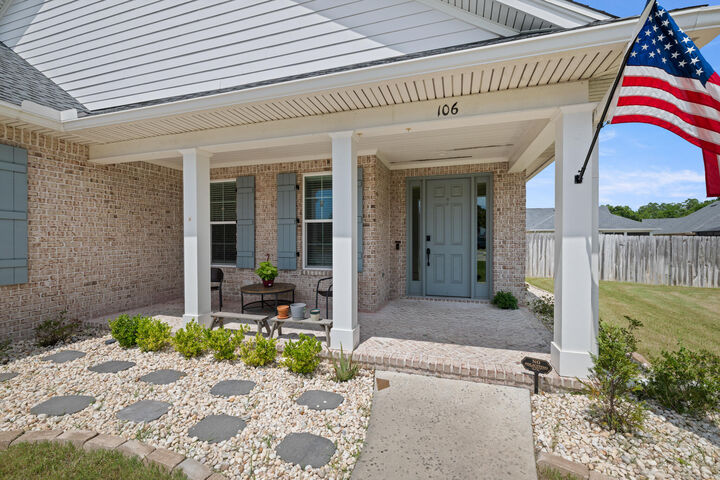 Property Photo: 106 Amelia Rae Circle FL 32580
