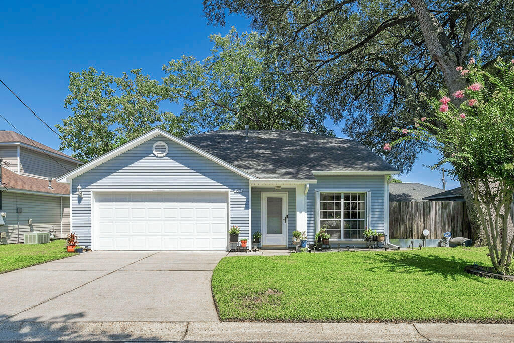 Property Photo:  974 Pacific Silver Court  FL 32547 