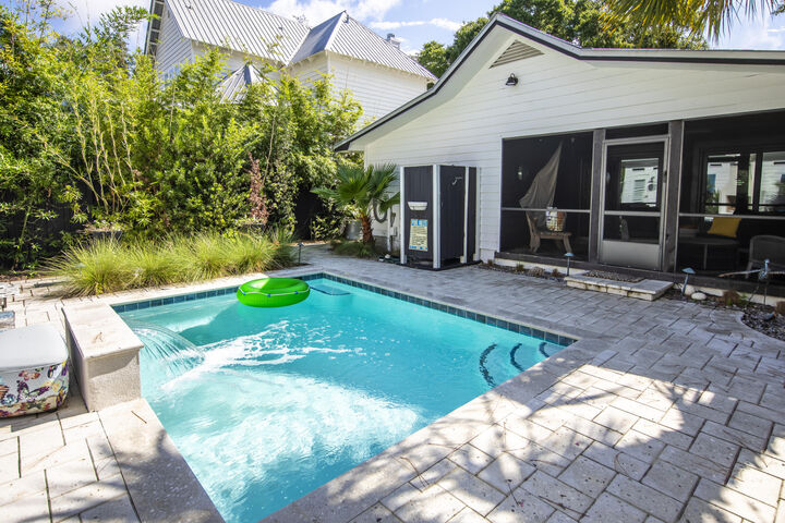 Property Photo: 24 Magnolia Street FL 32459