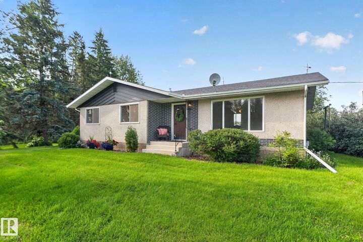 Property Photo: 58201 RR 214 AB T0A 2W0