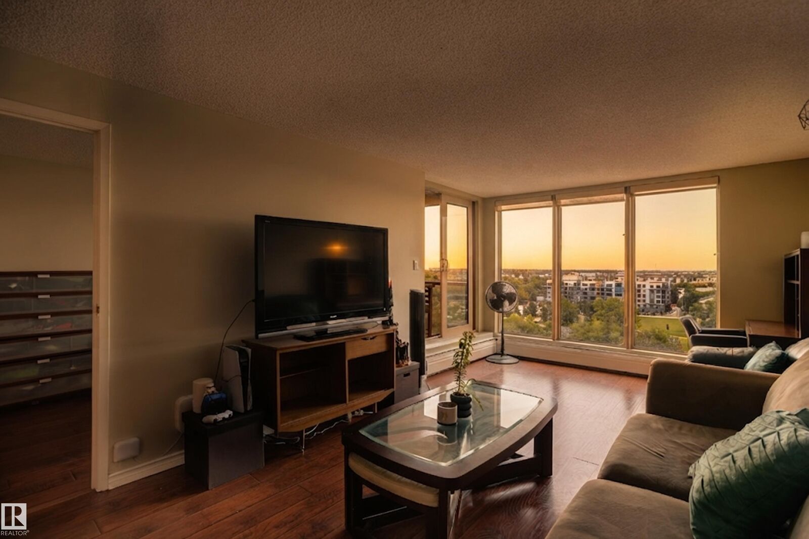 Property Photo: 10149 Saskatchewan Drive NW 1002 AB T6E 6B6