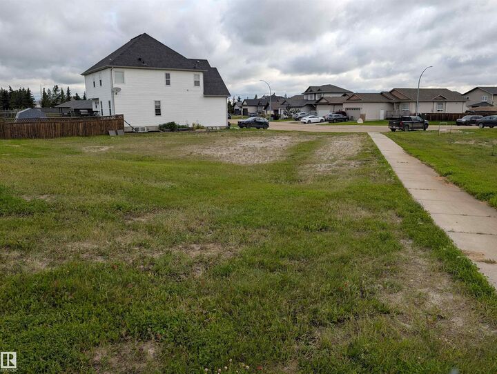 Property Photo:  31 Beaverhill View Crescent  AB T0B 4J0 