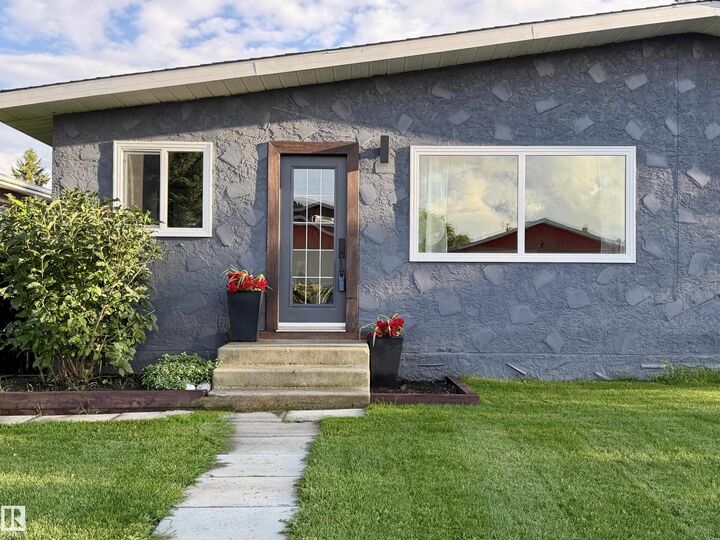 Property Photo: 4204 42 Avenue AB T7Z 1J8