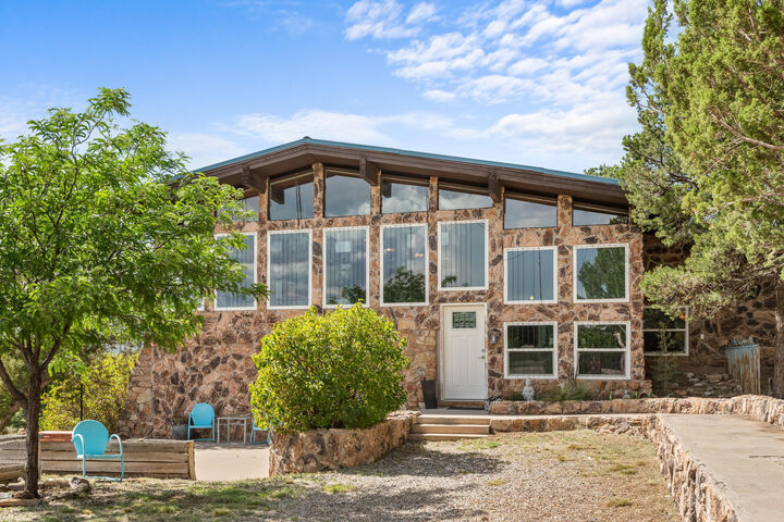 Property Photo:  92 Valle Hermosa Road  NM 87047 