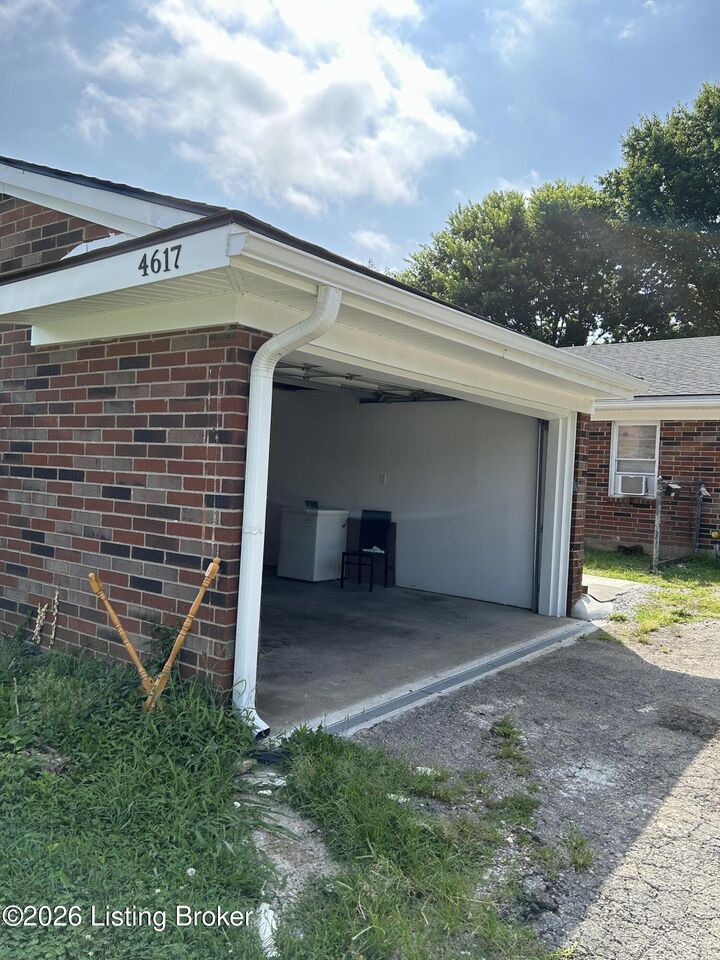 Property Photo: 4617 Beechbrook Rd A &Amp B KY 40218