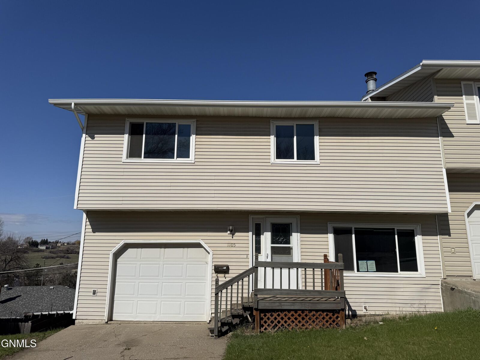 Property Photo:  1105 6th Avenue NW  ND 58554 