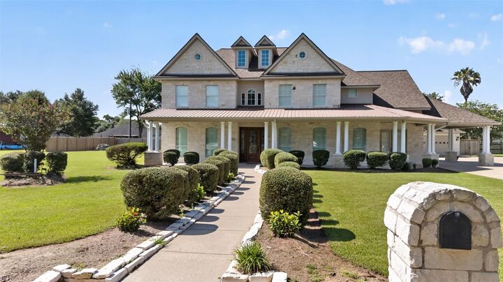 Property Photo:  535 Evans Street  TX 77665 