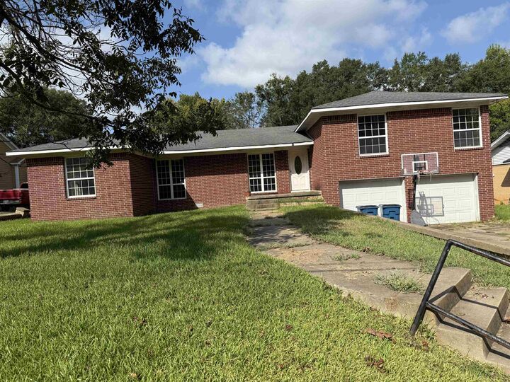 Property Photo: 325 N Van Buren TX 75652