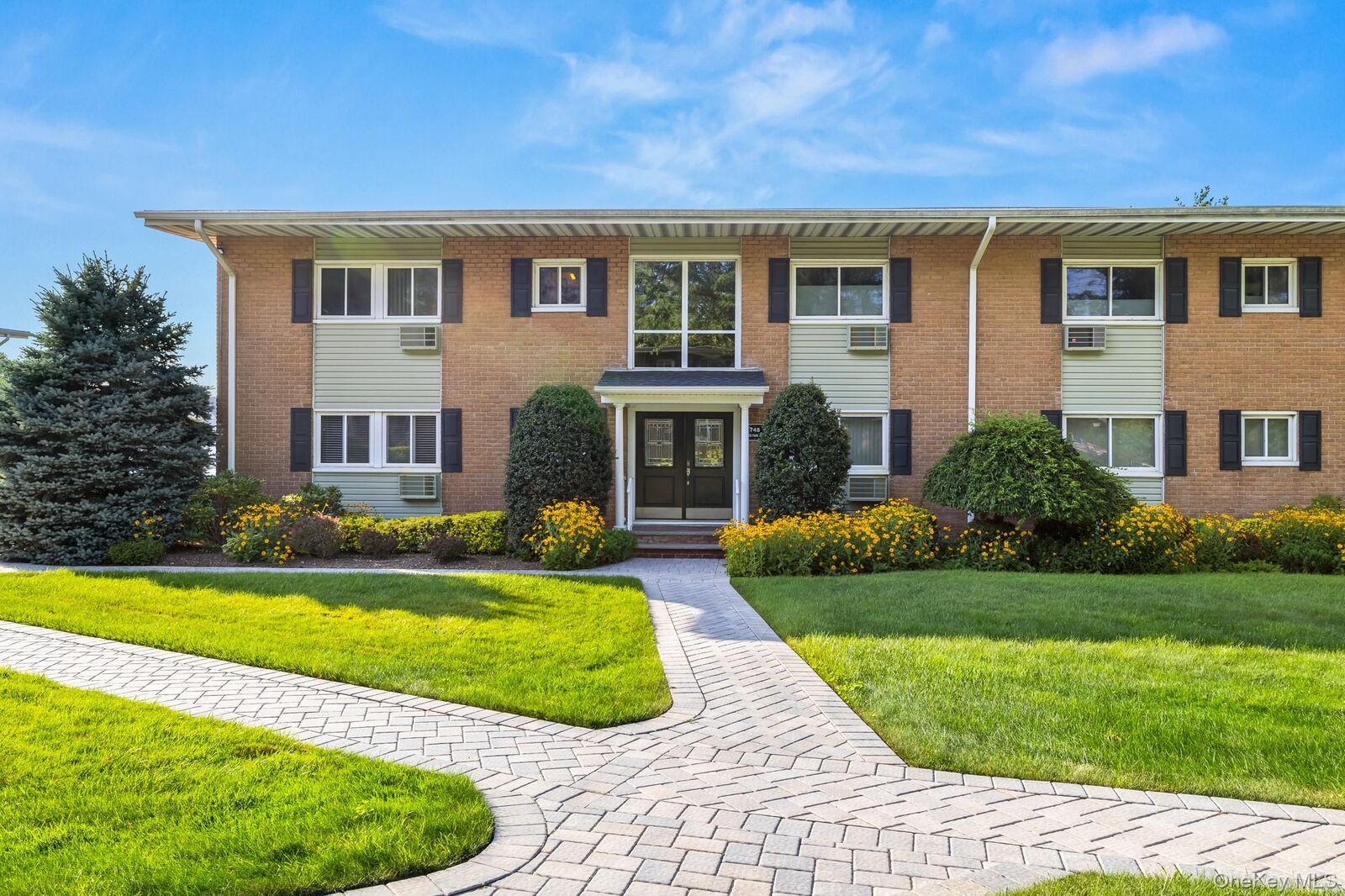 Property Photo: 748 Deer Park Avenue 7H NY 11703