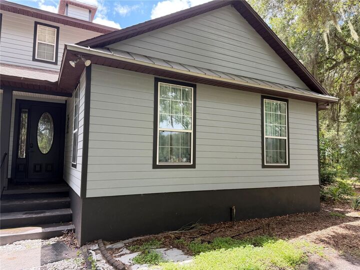 Property Photo:  18900 Lakeview Drive  FL 34715 